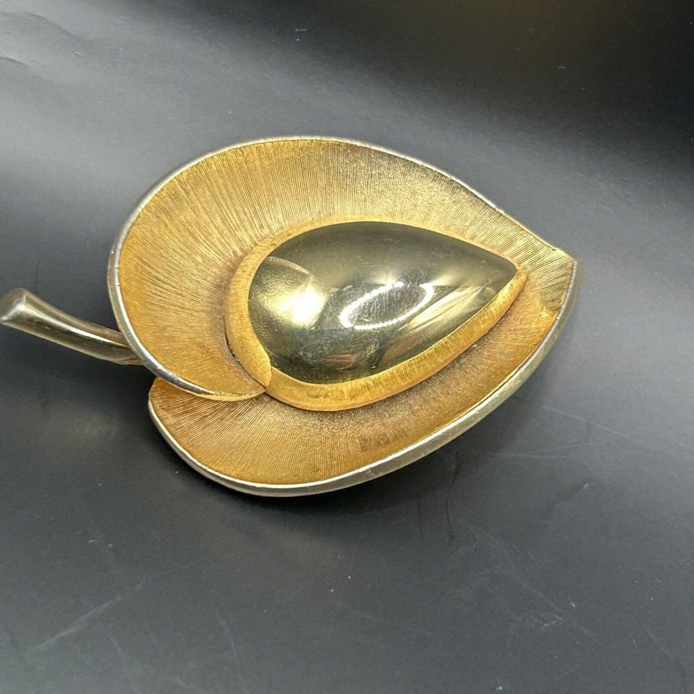 Vintage SIGNED PASTELLI LEAF Brooch Pin brushed gold tone texured Costume